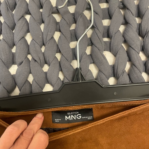 Brown suede mini skirt - Picture 9 of 10